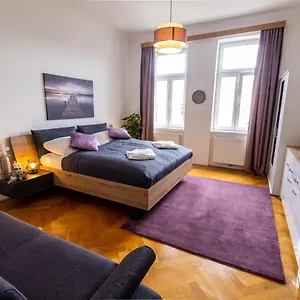Sunshine Deluxe With Porch Near Schönbrunn Palace&westbahnhof Apartment